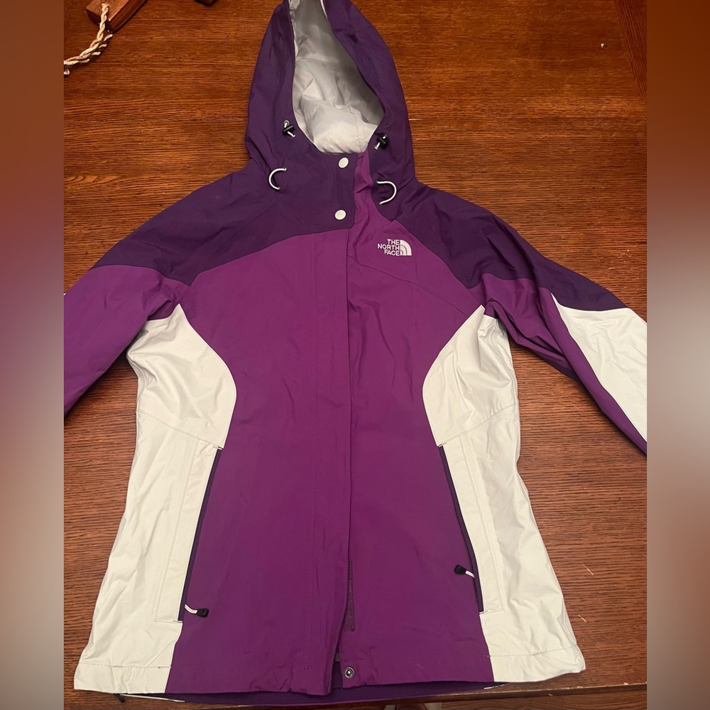 Women’s -Medium, THE NORTH FACE rain jacket let -purple/gray. like NEW condition